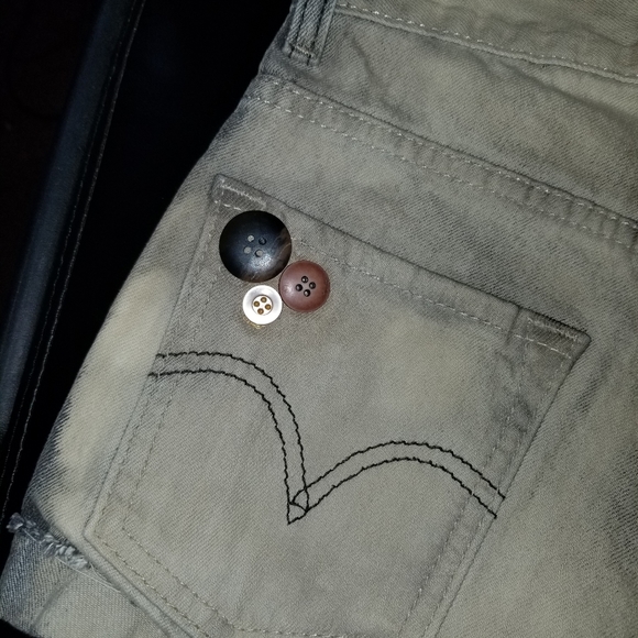 Levis Jean's shorts 27x27 - Picture 6 of 7